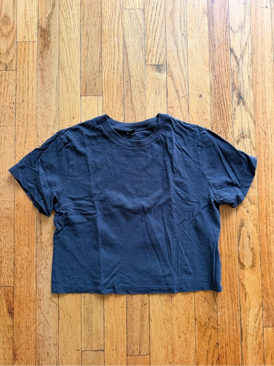 Uniqlo Tops - Uniqlo Gray Tee